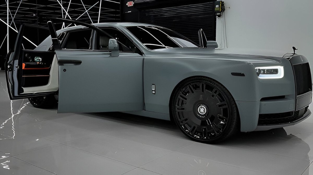 2025 Rolls Royce Phantom